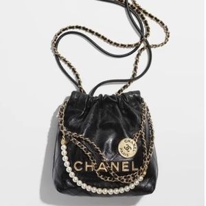 Brand New *rare* CHANEL 22 mini WITH PEARLS!!